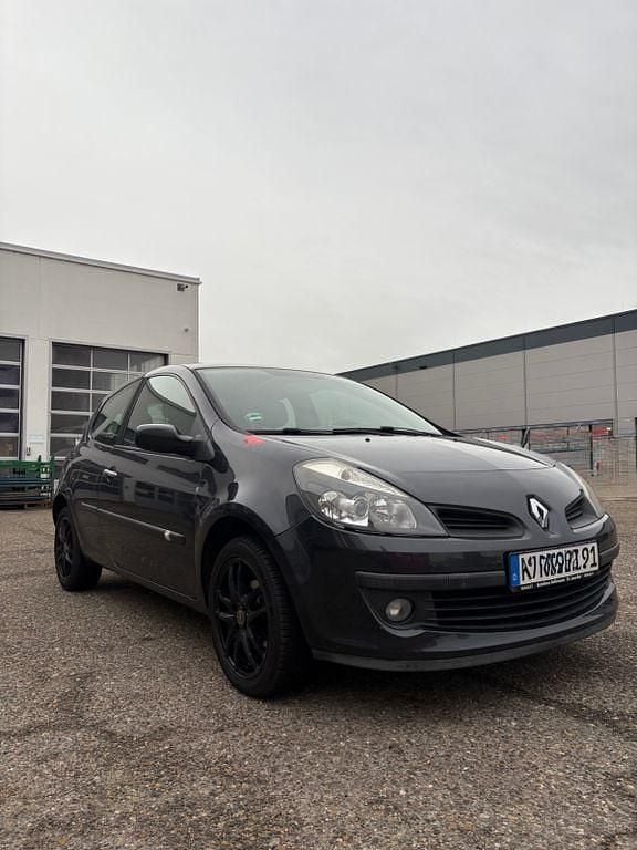Grau Gebraucht 2005 Renault Clio III Limousine | 1.900 € (Guter Preis) - Bild 1/4