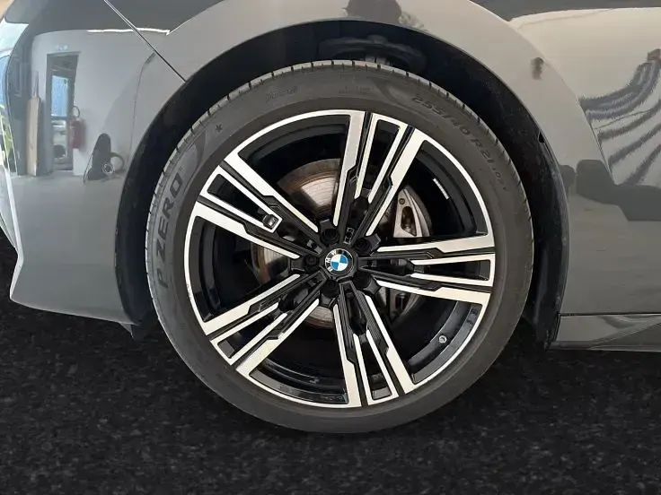 Gebraucht BMW 740 M Sport 299 PS (219 kW) 2025 Bmw individual dravitgrau metallic Limousine
