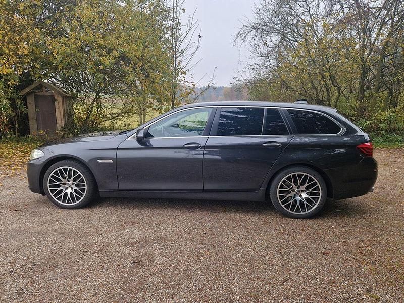 Gebraucht BMW 530 258 PS (189 kW) 2015 Grau Kombi