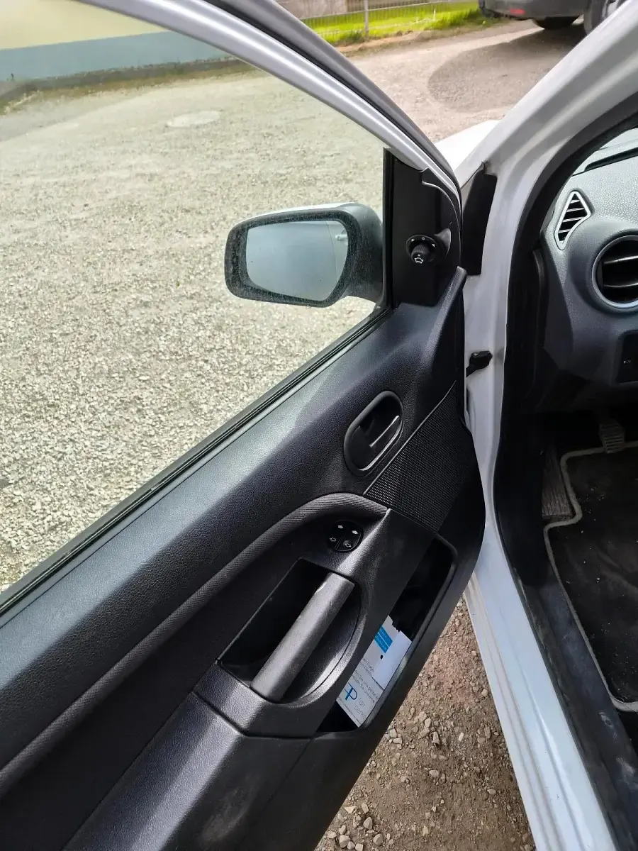 Używany Ford Fiesta 69 KM (50 kW) 2008 Biały Hatchback
