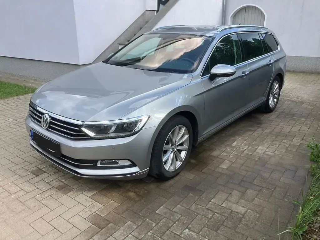 Gebraucht VW Passat Highline 150 PS (110 kW) 2016 Silber Kombi