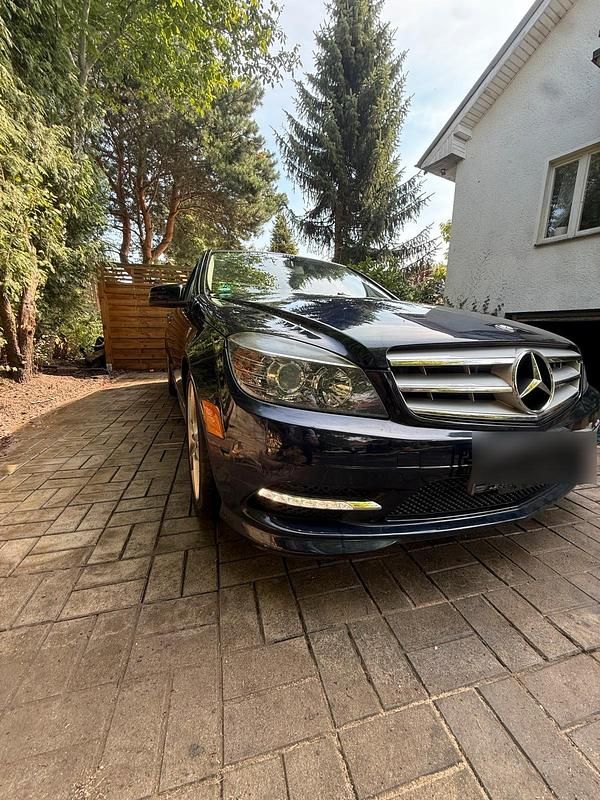 Blau Gebraucht 2011 Mercedes C300 Limousine | 8.900 € (Guter Preis) - Bild 1/4