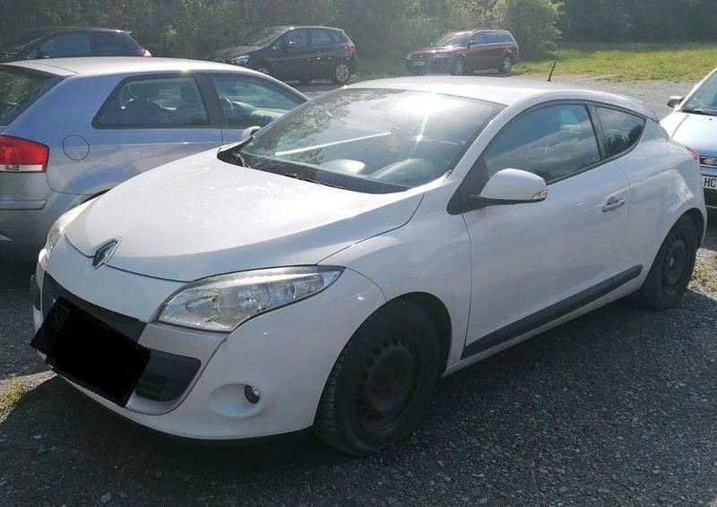 Weiß Gebraucht 2009 Renault Mégane Coupé Coupé | 4.000 € (Teuer) - Bild 1/4