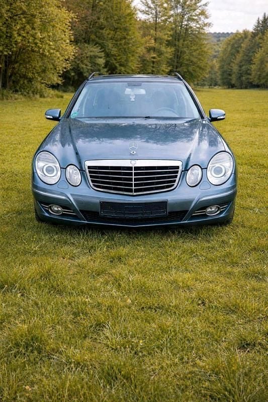 Gebraucht Mercedes E320 224 PS (164 kW) 2008 Blau Kombi