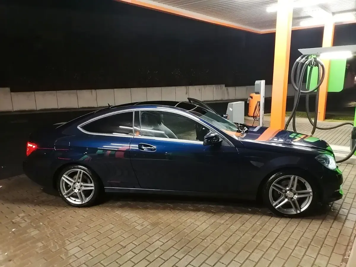 Gebraucht Mercedes C350 306 PS (225 kW) 2011 Blau Coupé