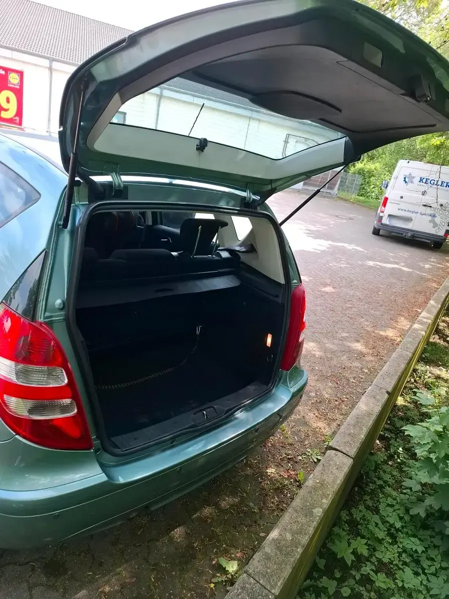 Gebraucht Mercedes A150 95 PS (69 kW) 2005 Blau Kleinwagen