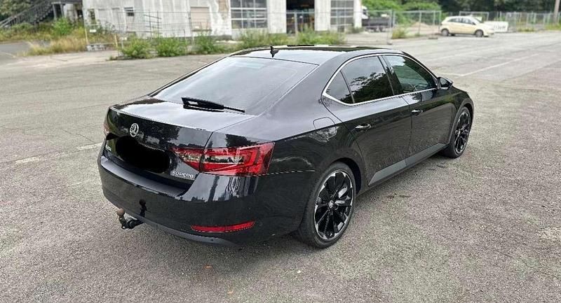 Gebraucht Skoda Superb 190 PS (139 kW) 2015 Schwarz Limousine