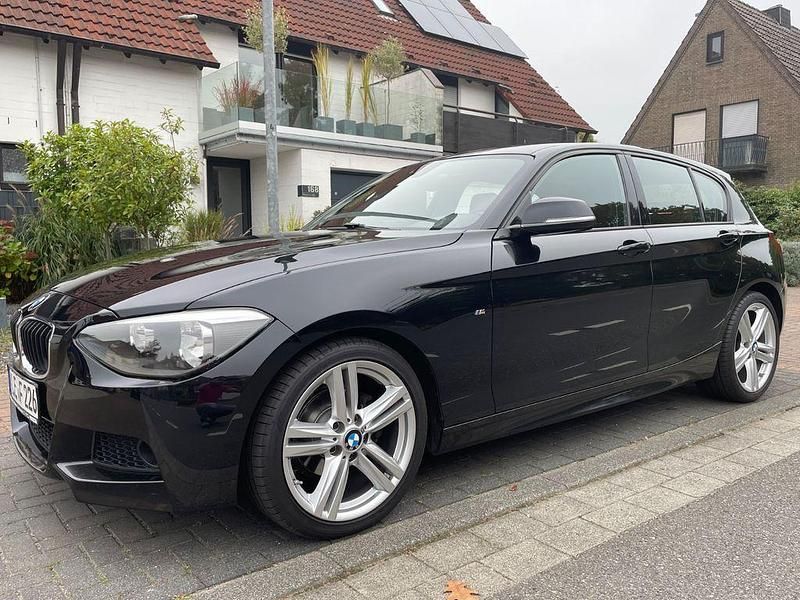Schwarz Gebraucht 2014 BMW 116 Sport Line Kleinwagen | 10.990 € (Etwas zu teuer) - Bild 1/4