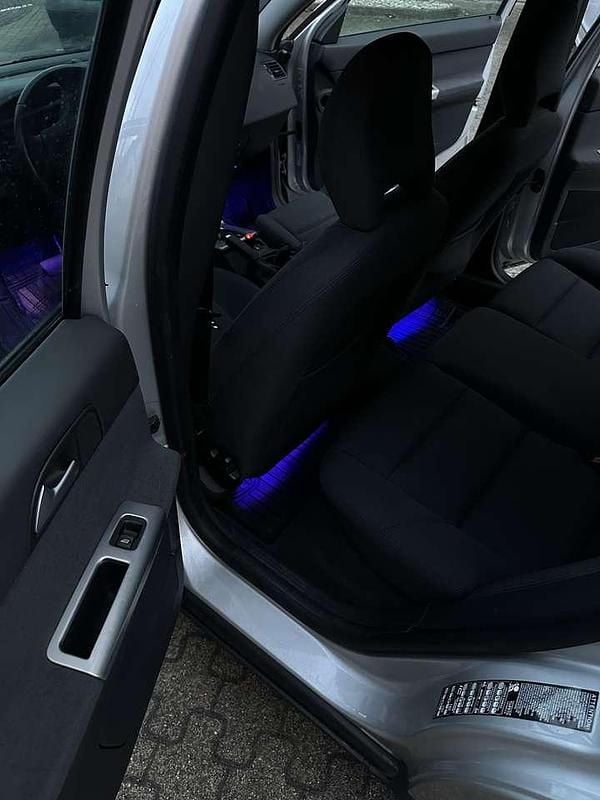 Silber Gebraucht 2005 Volvo S40 Momentum Limousine | 3.500 € (Fairer Preis) - Bild 1/4