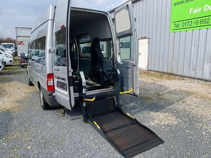Usado Ford Transit Trend 116 CV (85 kW) 2012 Plateado Familiar