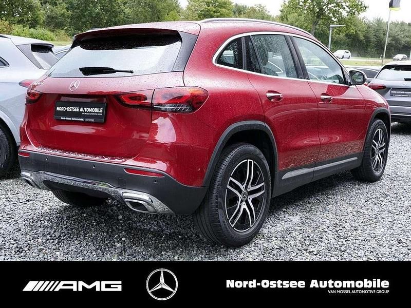 Gebraucht Mercedes GLA180 Progressive 116 PS (85 kW) 2022 Manufaktur lack manufaktur pat SUV