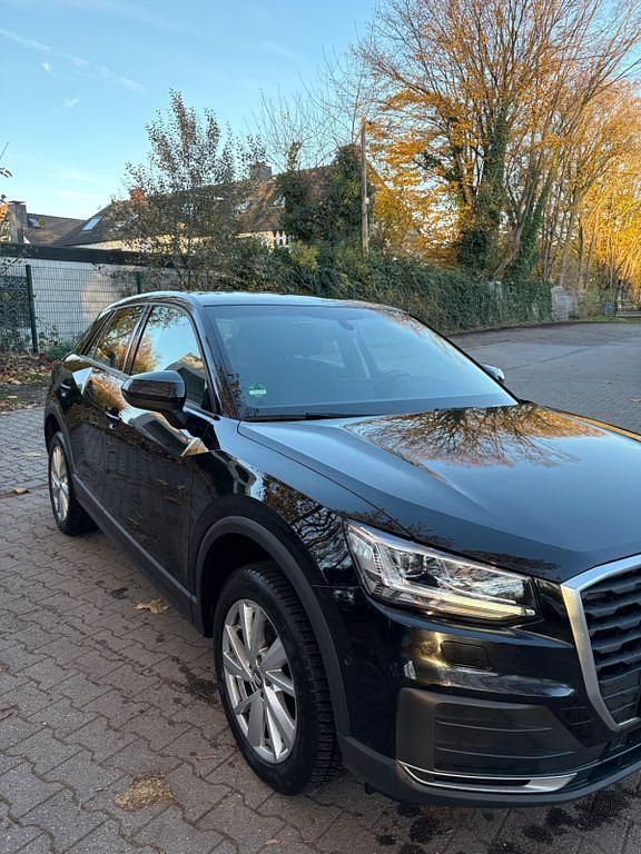 Gebraucht Audi Q2 Basis 150 PS (110 kW) 2017 Schwarz SUV
