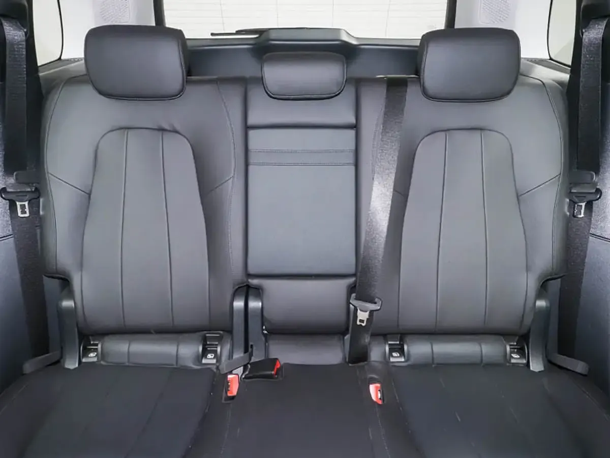 Gebraucht Mercedes GLB180 Progressive 136 PS (100 kW) 2025 Unilack polarweiß SUV