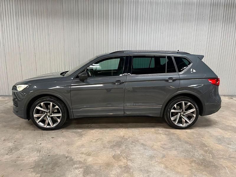 Grau Gebraucht 2021 Seat Tarraco 4Drive SUV | 28.435 € (Superpreis) - Bild 1/4