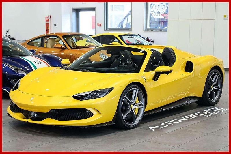 Gebraucht Ferrari 296 662 PS (486 kW) 2024 Gelb Cabrio