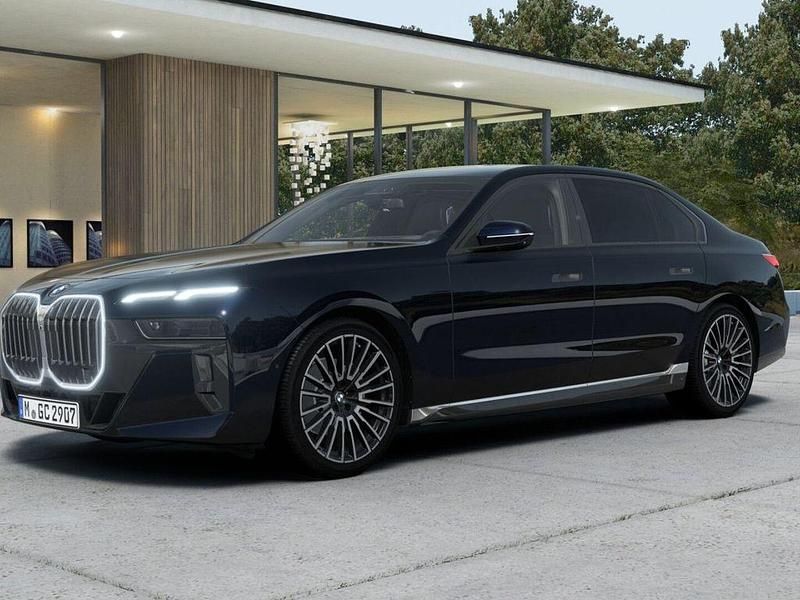 Gebraucht BMW 740 M Sport 286 PS (210 kW) 2025 M carbonschwarz (schwarz) Limousine