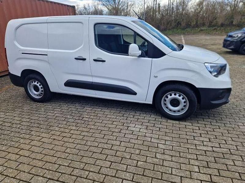 Gebraucht Opel Combo Edition 132 PS (97 kW) 2022 Weiss Van / Kleinbus