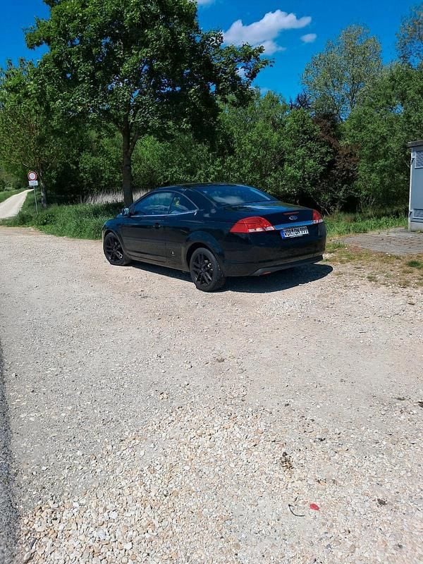 Schwarz Gebraucht 2010 Ford Focus Cabriolet Cabrio | 2.300 € - Bild 1/4