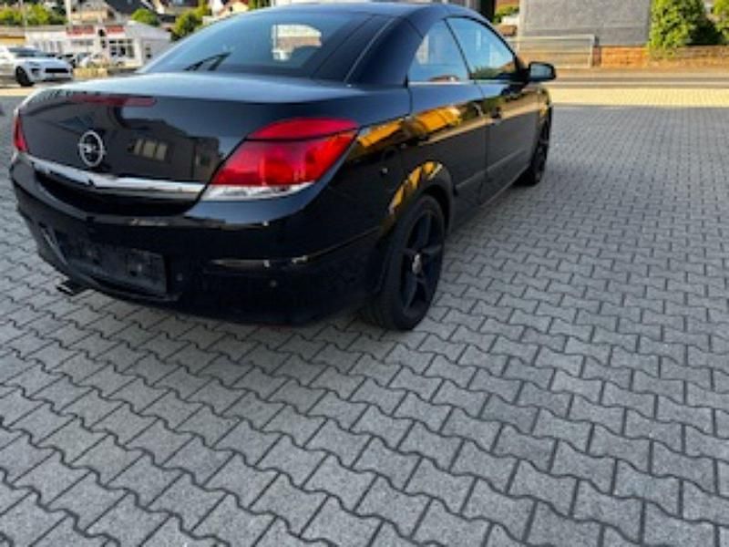 Gebraucht Opel Astra Cabriolet 140 PS (102 kW) 2009 Schwarz Cabrio