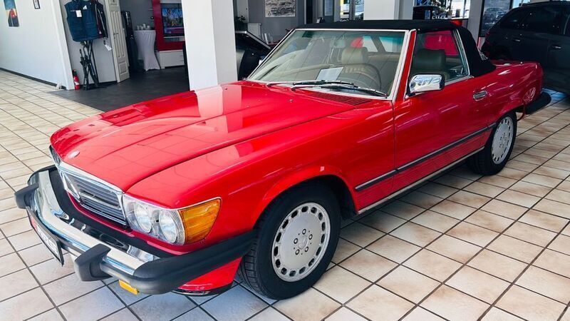 Rot Gebraucht 1989 Mercedes 560 Cabrio | 23.107 € - Bild 1/4