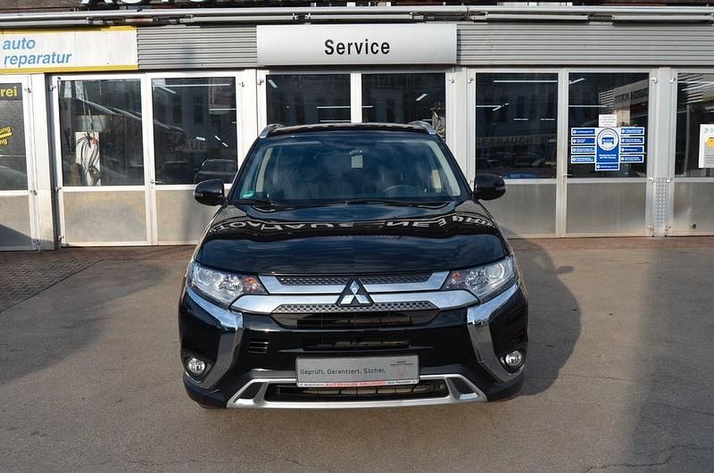 Gebraucht Mitsubishi Outlander Active 150 PS (110 kW) 2019 Schwarz SUV