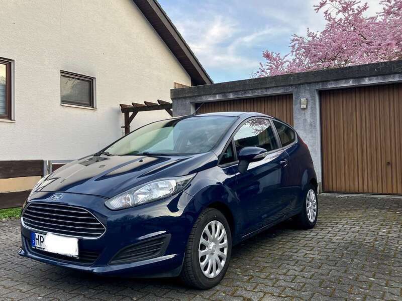 Blau Gebraucht 2015 Ford Fiesta Trend Kleinwagen | 4.500 € (Superpreis) - Bild 1/4