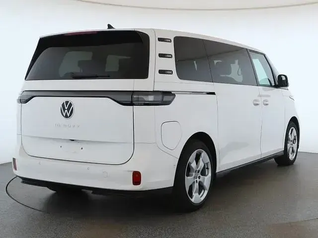 Używany VW ID. Buzz Pro 210 kW (286 KM) 2025 Biały Minivan