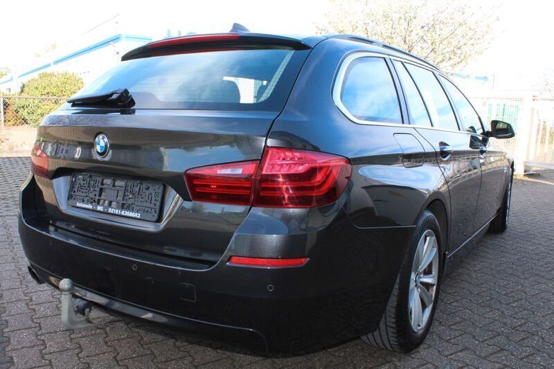 Gebraucht BMW 520 190 PS (139 kW) 2016 Grau Kombi