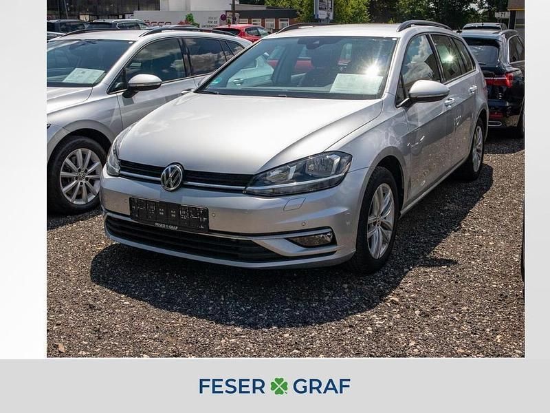 Reflexsilber Gebraucht 2020 VW Golf VII Comfortline Kombi | 20.980 € (Fairer Preis) - Bild 1/4