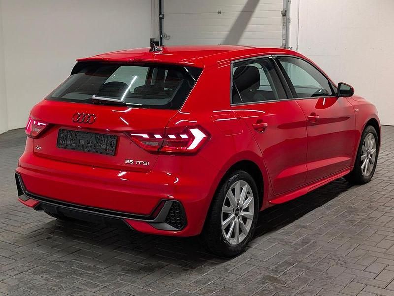 Gebraucht Audi A1 Sportback S-Line 95 PS (69 kW) 2022 Misanorotmet. Kleinwagen