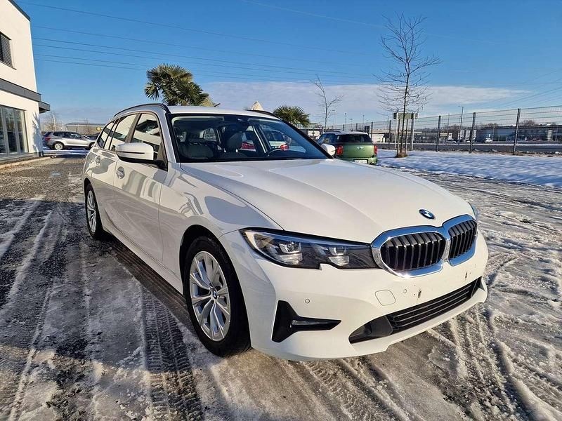 Gebraucht BMW 320 190 PS (139 kW) 2021 Alpinweiss iii Kombi