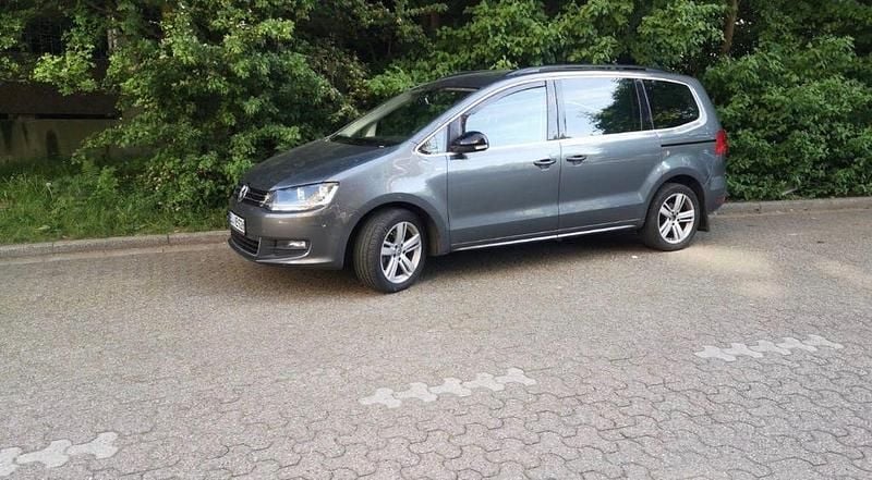 Gebraucht VW Sharan Trendline 150 PS (110 kW) 2012 Grau Van / Kleinbus