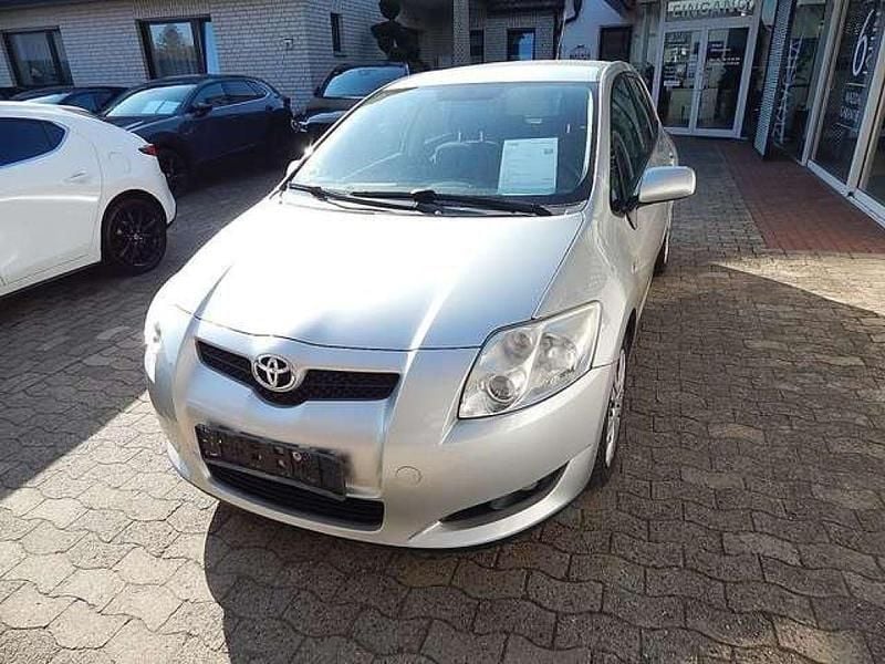 Gebraucht Toyota Auris Sol 124 PS (91 kW) 2009 Silber Kleinwagen