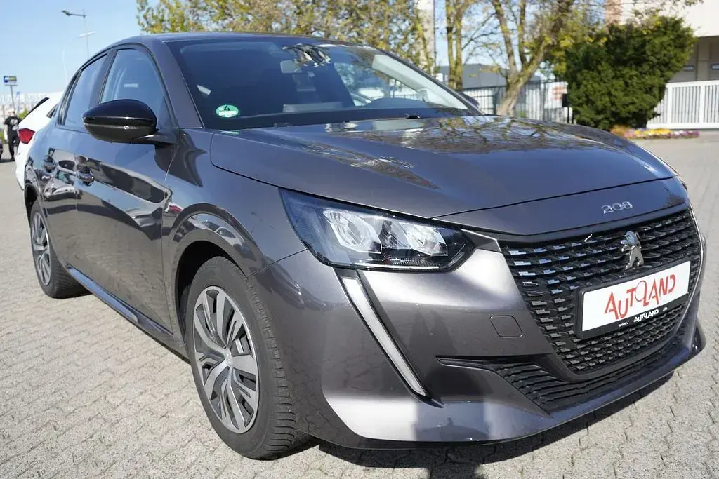 Gebraucht Peugeot 208 101 PS (74 kW) 2023 Platingraumet. Kleinwagen