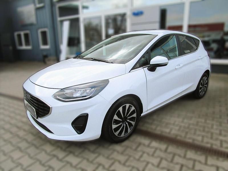 Weiß Gebraucht 2022 Ford Fiesta Titanium Kleinwagen | 18.070 € (Fairer Preis) - Bild 1/4