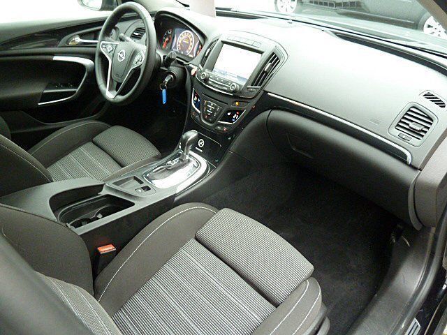 Gebraucht Opel Insignia Innovation 163 PS (119 kW) 2014 Grün metallic Kombi