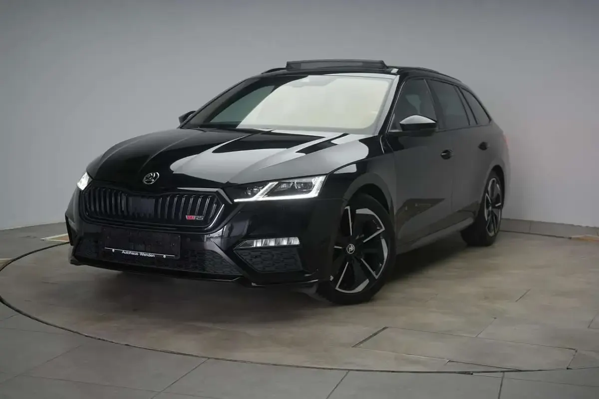Gebraucht Skoda Octavia RS 200 PS (147 kW) 2023 Black magic pearlescent Kombi