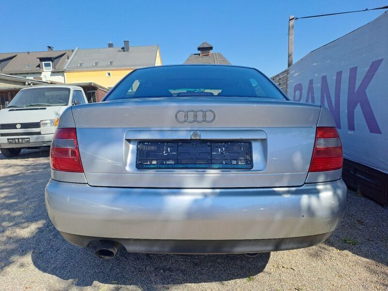 Gebraucht Audi A4 125 PS (91 kW) 1998 Silber Limousine