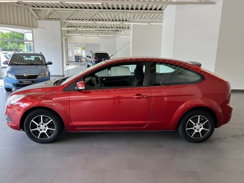 Gebraucht Ford Focus Style 101 PS (74 kW) 2010 Rot Limousine