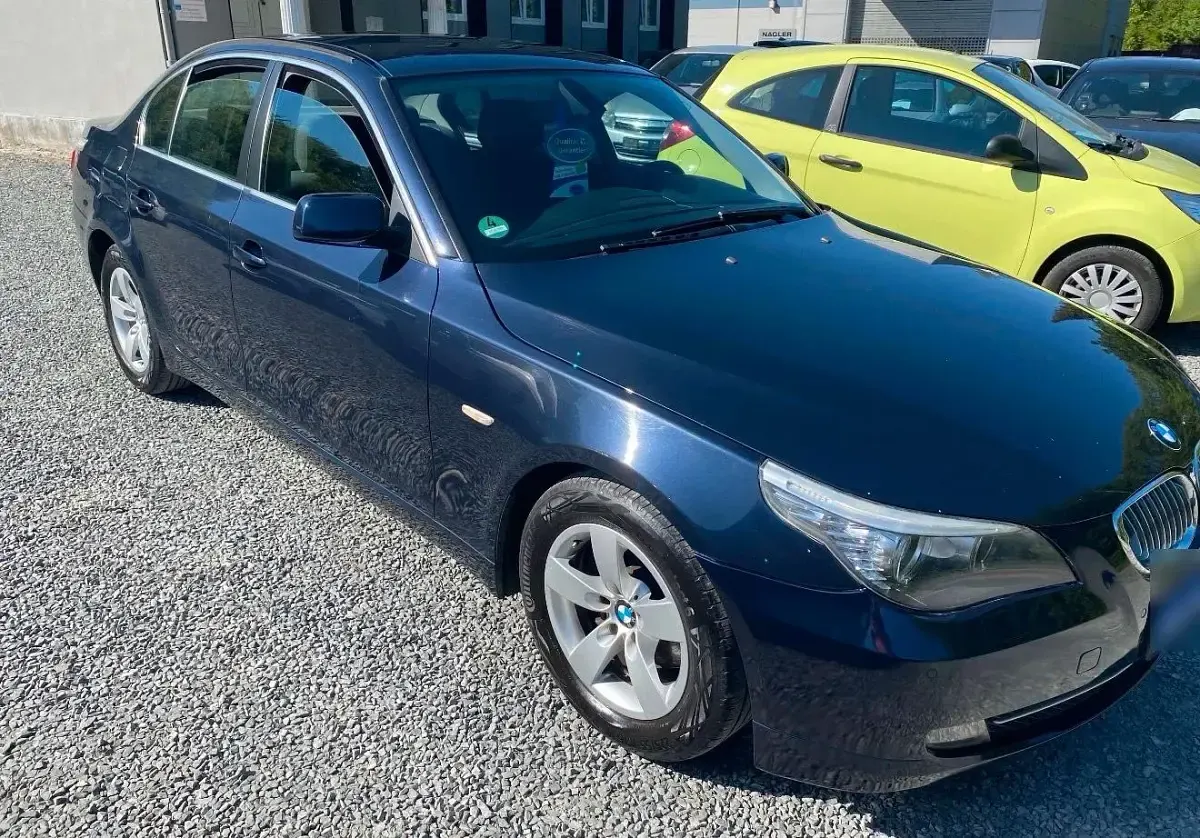 Gebraucht BMW 520 177 PS (130 kW) 2009 Blau Limousine