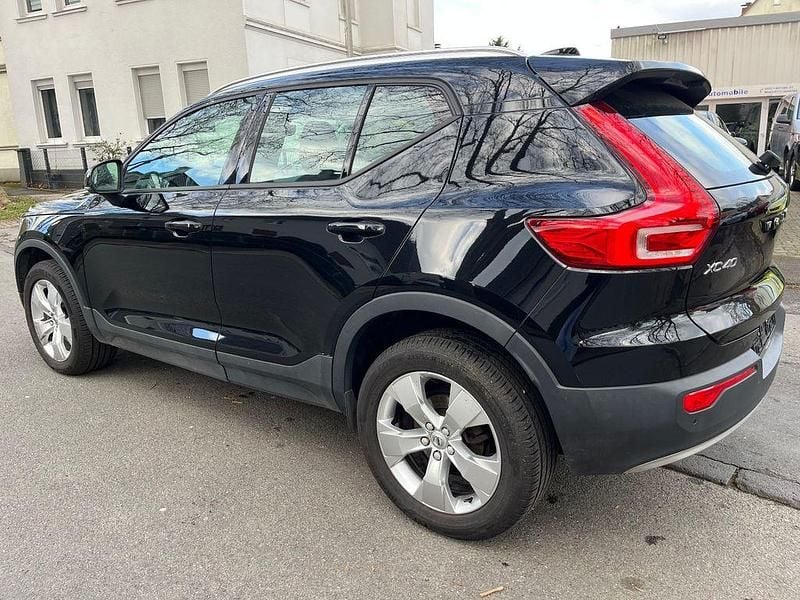 Gebraucht Volvo XC40 Momentum 163 PS (119 kW) 2019 Schwarz SUV