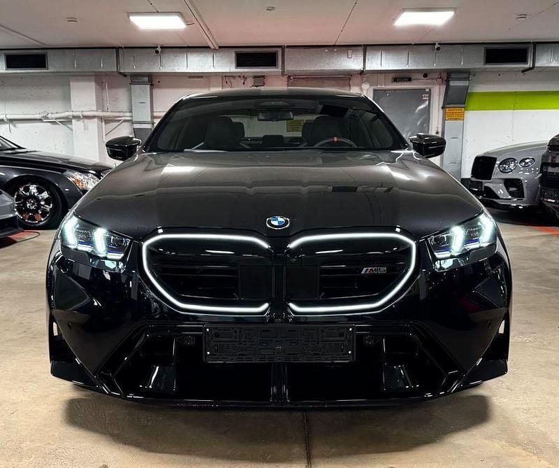Neu BMW M5 Performance 585 PS (430 kW) 2025 Black sapphire metallic Limousine