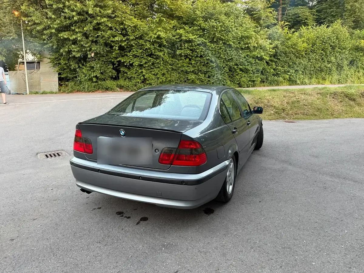 Gebraucht BMW 320 170 PS (125 kW) 2004 Silber Limousine