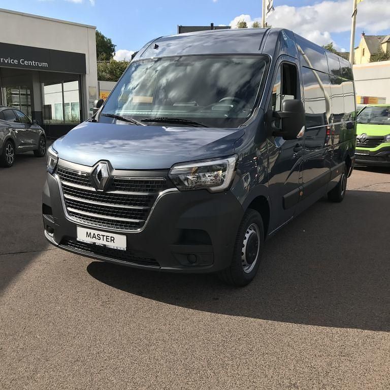 Blau metallic Gebraucht 2022 Renault Master Basis Van | 30.990 € (Teuer) - Bild 1/4