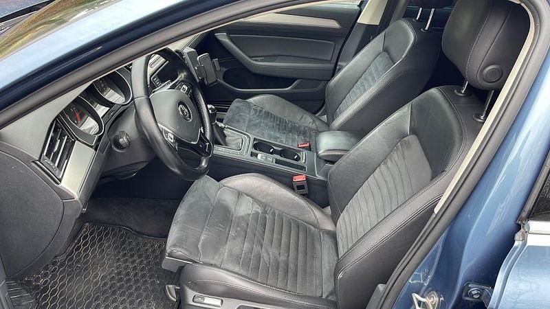 Gebraucht VW Passat Highline 150 PS (110 kW) 2015 Blau Kombi