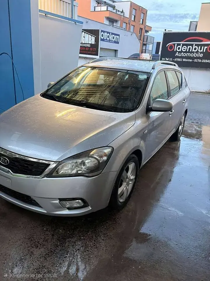 Gebraucht Kia Ceed Edition 7 90 PS (66 kW) 2011 Grau Kleinwagen