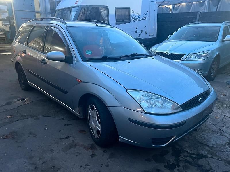 Silber Gebraucht 2003 Ford Focus Kombi | 650 € (Guter Preis) - Bild 1/4