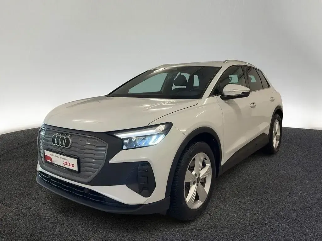 Gebraucht Audi Q4 e-tron Comfort 150 kW (204 PS) 2023 Gletscherweiß metallic SUV