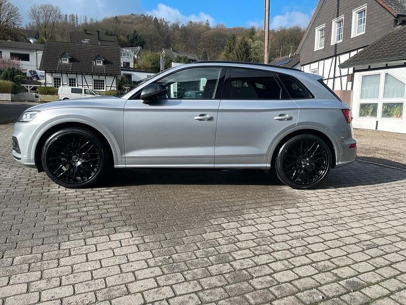 Silber Gebraucht 2019 Audi SQ5 Ambiente SUV | 36.850 € (Fairer Preis) - Bild 1/4