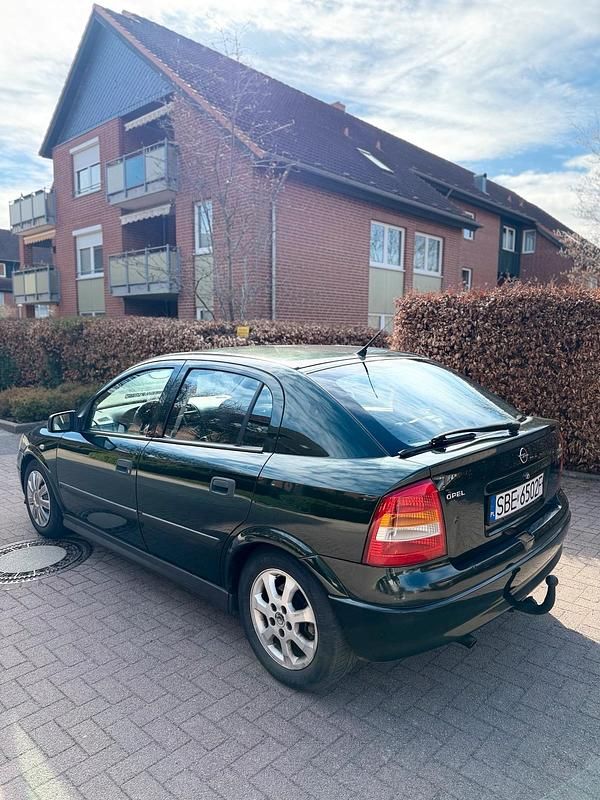 Gebraucht Opel Astra 150 PS (110 kW) 2003 Grün Limousine